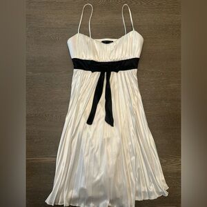 CITY TRIANGLES BLACK AND WHITE Y2K PLEATED MINI DRESS - Size Small SKU:464